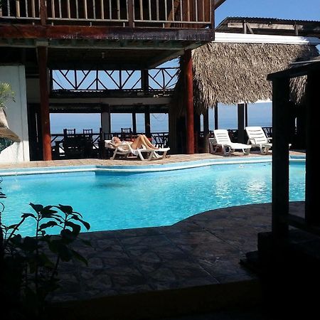 La Delphina Bed And Breakfast Bar And Grill La Ceiba Exteriér fotografie