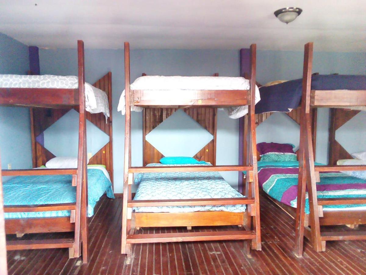 La Delphina Bed And Breakfast Bar And Grill La Ceiba Exteriér fotografie