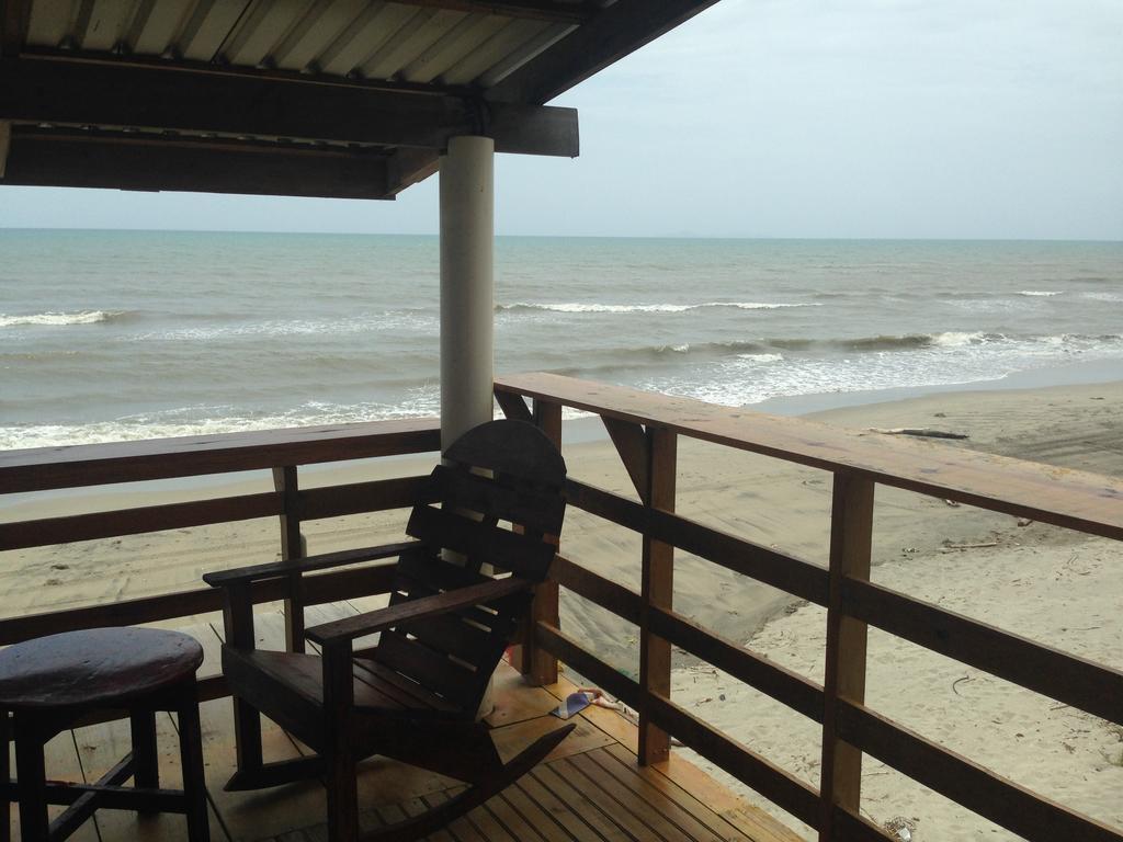 La Delphina Bed And Breakfast Bar And Grill La Ceiba Exteriér fotografie